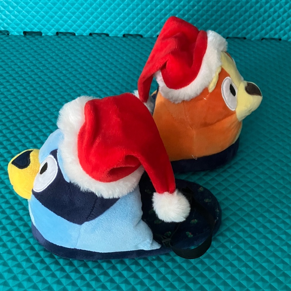 BLUEY Bluey and Bingo 3D Holiday Plush Slipper / Little Kid | 13 - 1